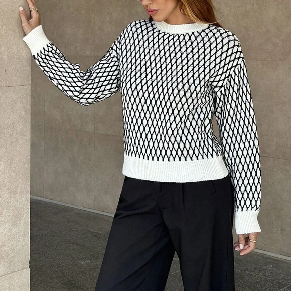 Black And White Casual Women's Geometric Pattern Pullover Sweater - Picture 4 of 8